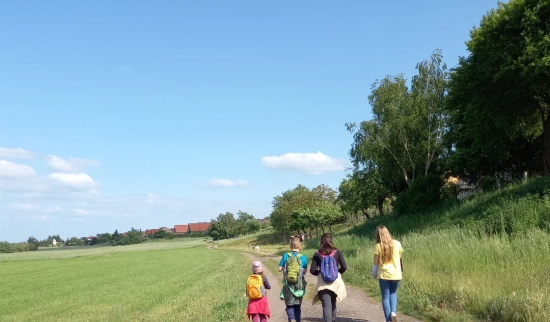 Auf dem Weg zum Trafohaus in Lößweg Foto: Katja Barth