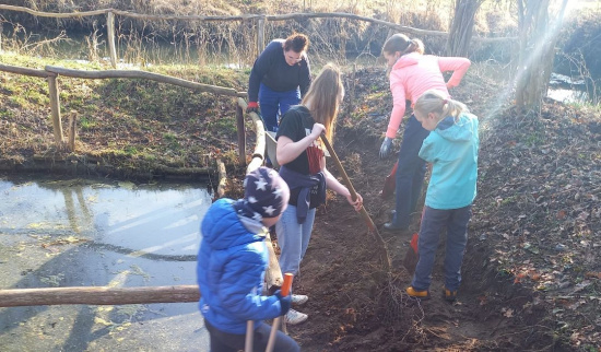 biBBerkids fleißig an schaufeln und graben. Foto: Katja Barth